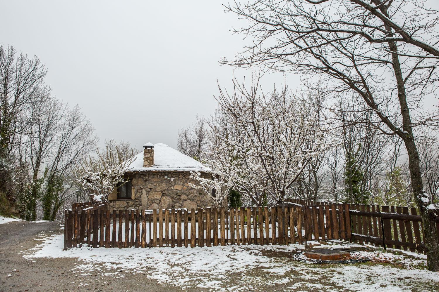 Albergue El Solitario Banos De Montemayor Exteriör bild