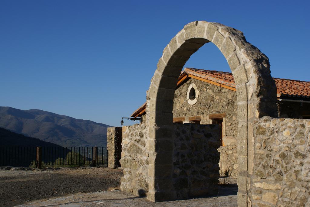 Albergue El Solitario Banos De Montemayor Exteriör bild