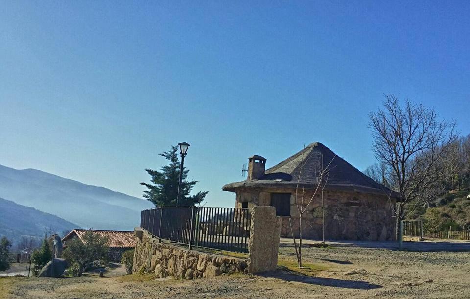 Albergue El Solitario Banos De Montemayor Exteriör bild